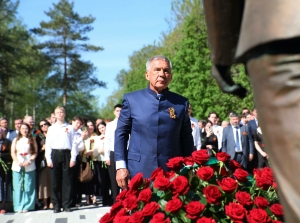Рөстәм Миңнеханов: «Бөек Ватан сугышы һәр гаилә тарихында тирән эз калдырды»