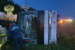 Татарстанда автобус әйләнеп капланган: 15 кеше зыян күргән