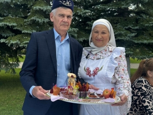 «Әле дә миңа гел «иркәм» дип кенә эндәшә»: Мәктәп партасыннан башланган мәхәббәт тарихы