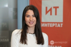Алинә Давыдова: «Беренче сольный концертымнан соң депрессиягә бирелдем»