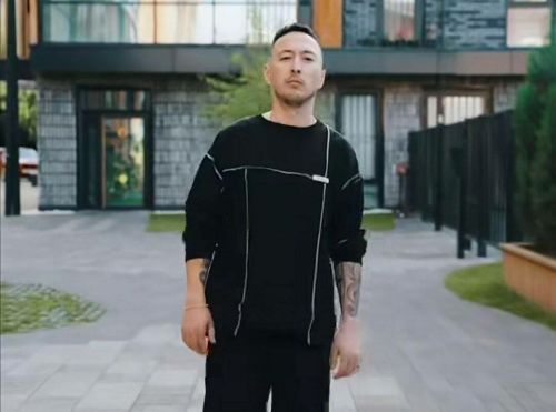 Илдус Дәүләновтан яңа җыр: «Күз кысып читләргә эндәштең...»