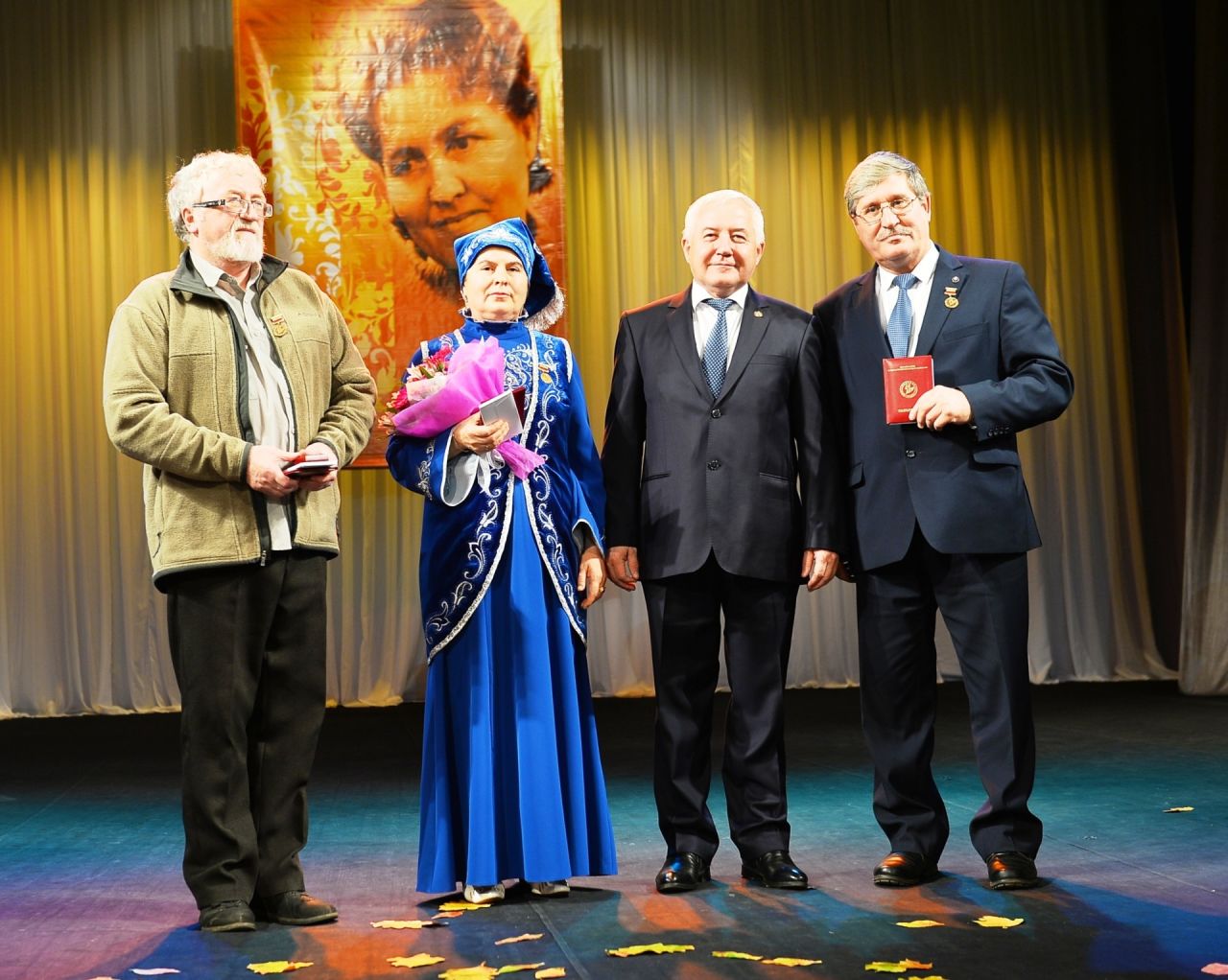 Саҗидә Сөләйманова премиясе: нефть булса, җыр да була
