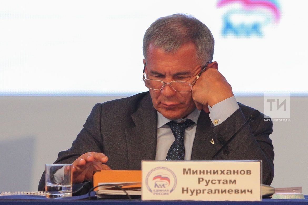 Рөстәм Миңнехановның һәм министрларның хезмәт хакы ничә сум?