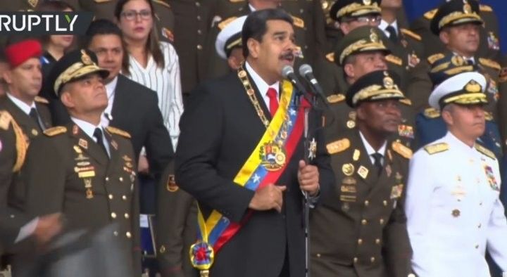 Венесуэла президентына һөҗүм ясалган: Мадуроның шартлау вакытында үзен ничек тотканы видеога эләккән 