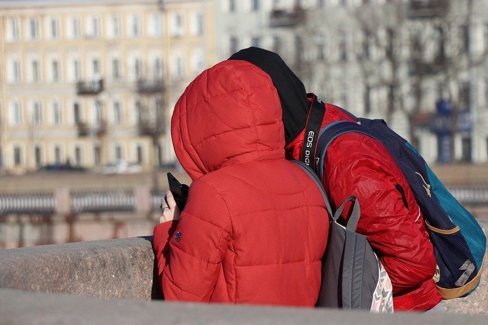 Фотомодель кыз шоколад ашаганда тончыкканнан соң вафат булган