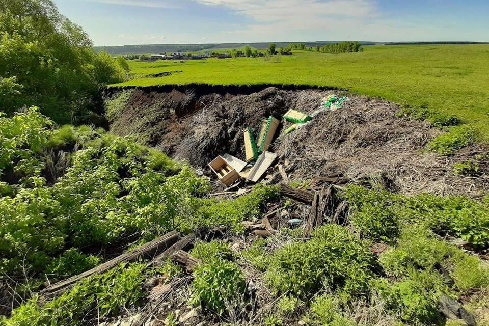 Башкортстанда  кабер ташларын, мөселманча җирләү өчен әйберләрне чүплеккә ыргытканнар