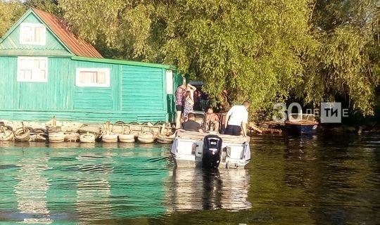 Татарстанда утрауда ял иткәндә батып үлгән ир-ат мәетен 8 метр тирәнлектән тапканнар