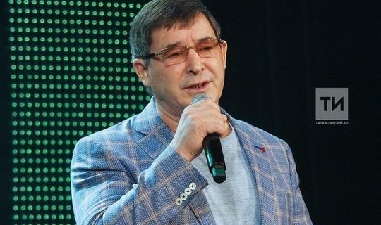 «Бетерешеп бара бит» — Салават Фәтхетдинов урын өстендәге әнисе янына кайткан