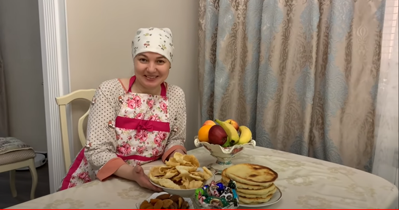 Татар блогеры Фәгыйлә Шакировадан җиңелчә пешерелә торган «Кош теле» рецепты – видео