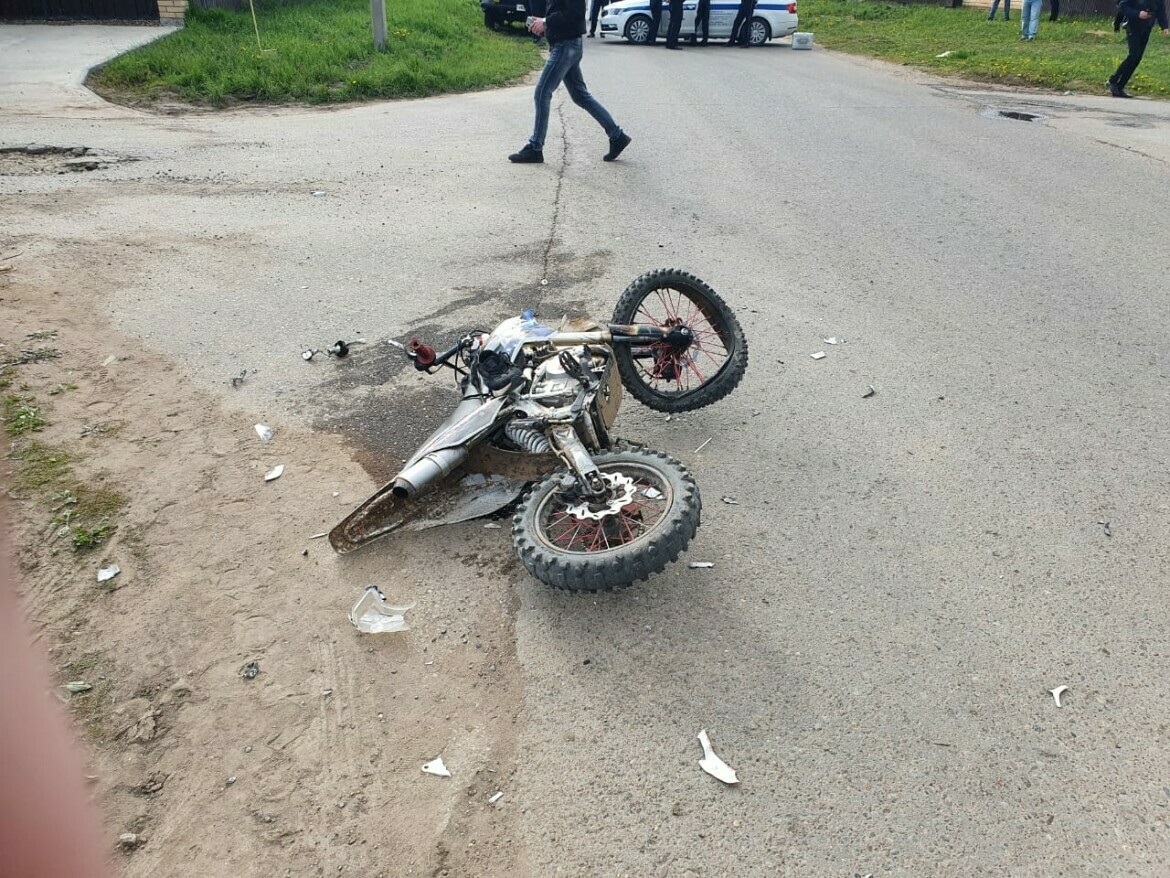 «Күбәләк кебек җәннәт болытлары өстендә очып йөридер» – Алабугада мотоциклчы үсмер вафат