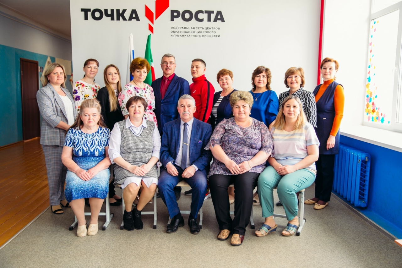 Авыл укытучысы: «Замана балалары укымыйча, эшләмичә, бай яшәү турында уйлый»