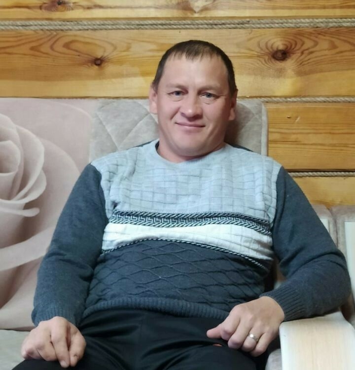 «Күкрәк кесәмдә хәрби билетым, телефон гына исән калган. Киемнәрем теткәләнеп беткән»