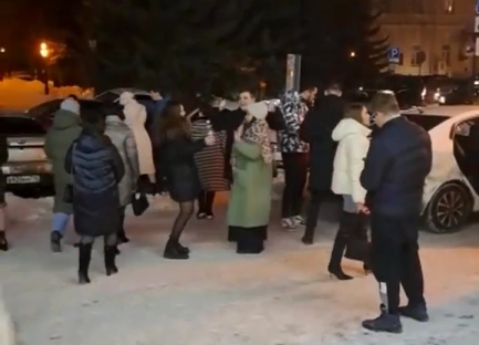 Тямаевның концертыннан соң җанатарлары «Уникс» каршында дискәтүк оештырган