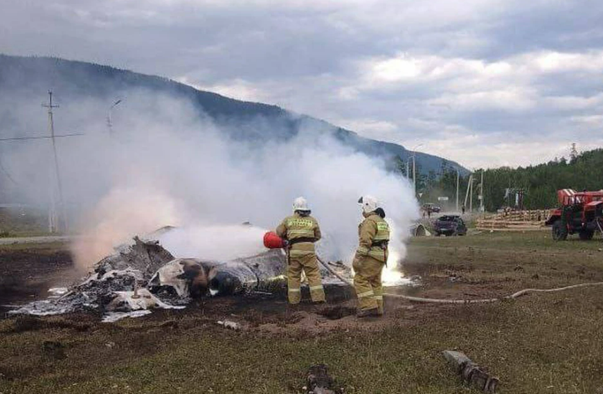 Алтайда фаҗига: ут баганасына бәрелгән вертолет җиргә төшеп шартлаган, 6 кеше һәлак