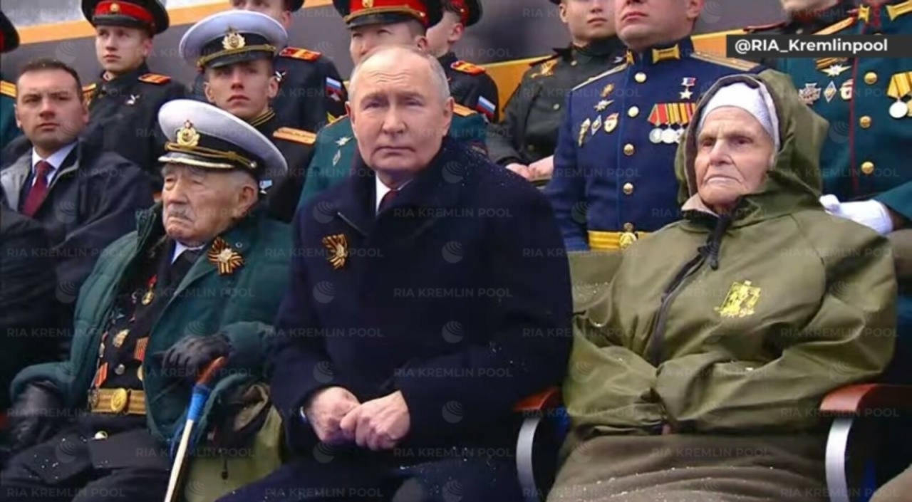 Җиңү парадында Путин янында утырган 100 яшьлек ветераннар кемнәр алар?