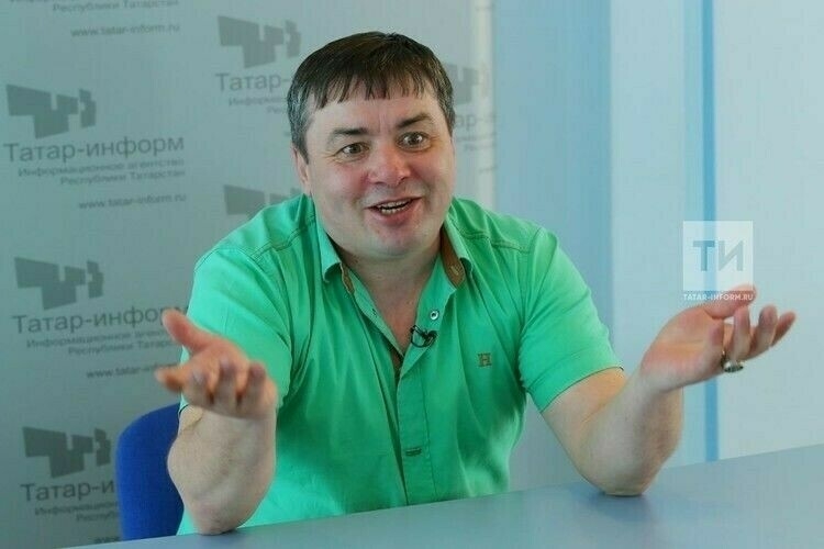 Блогер Рәфис Атаказ уйланулары: «Брат братның көтү көткәненә рад»