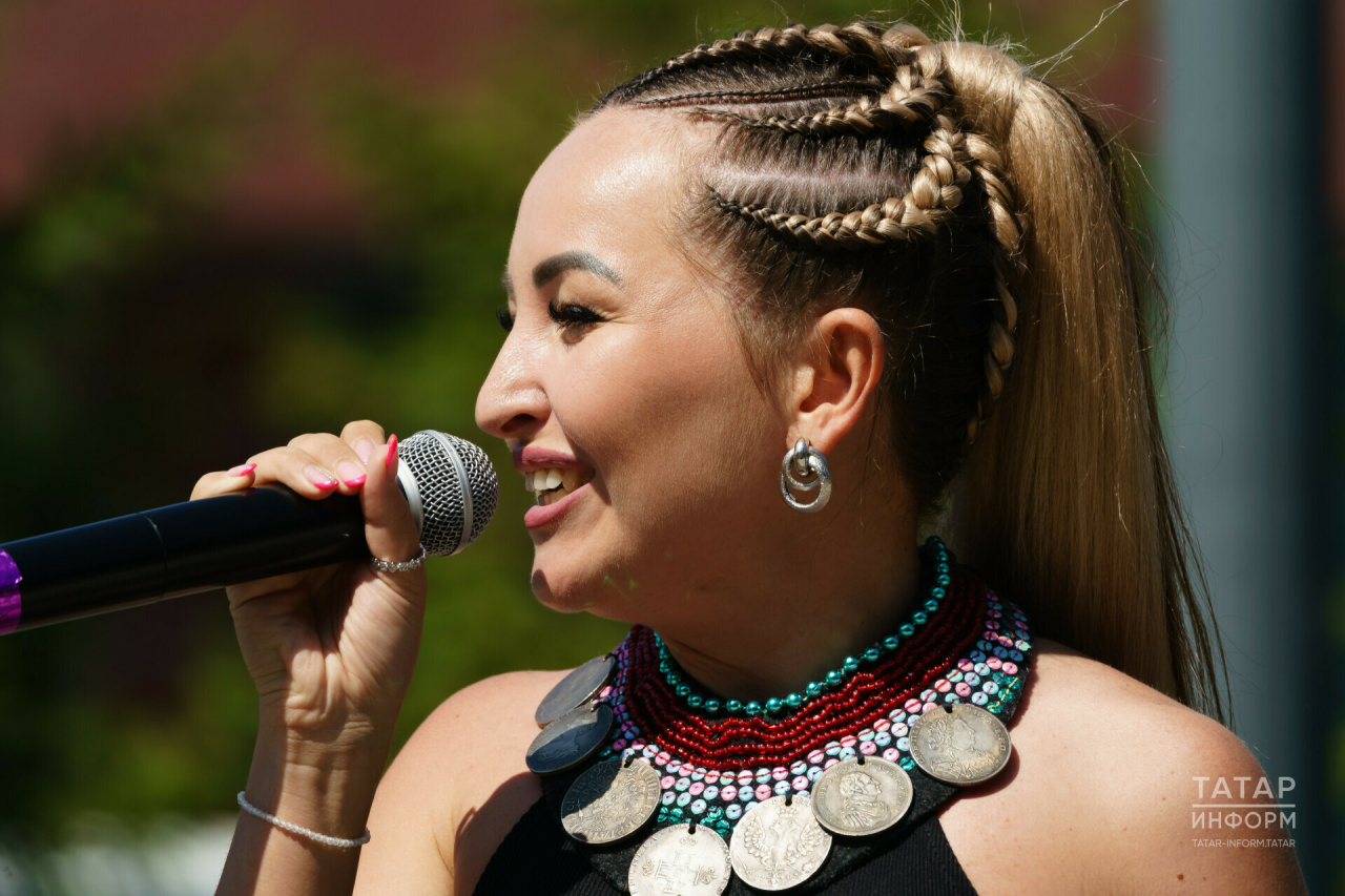 Римма Никитина бәйрәм алдыннан «Яңа ел иртәсе» дигән яңа җыр тәкъдим итте