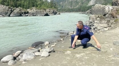 «Бала һәм ананы чоңгыл суырды». Үсмер малай соңгы мизгелдә кулын ычкындыра да агып китә