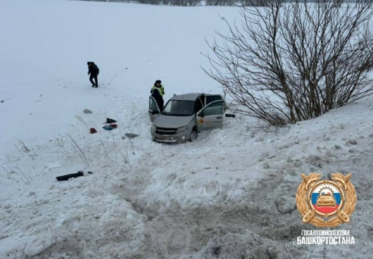 Башкортстанда авариядә кыз бала үлгән, әнисе хастаханәдә, тагын ике бала имгәнгән