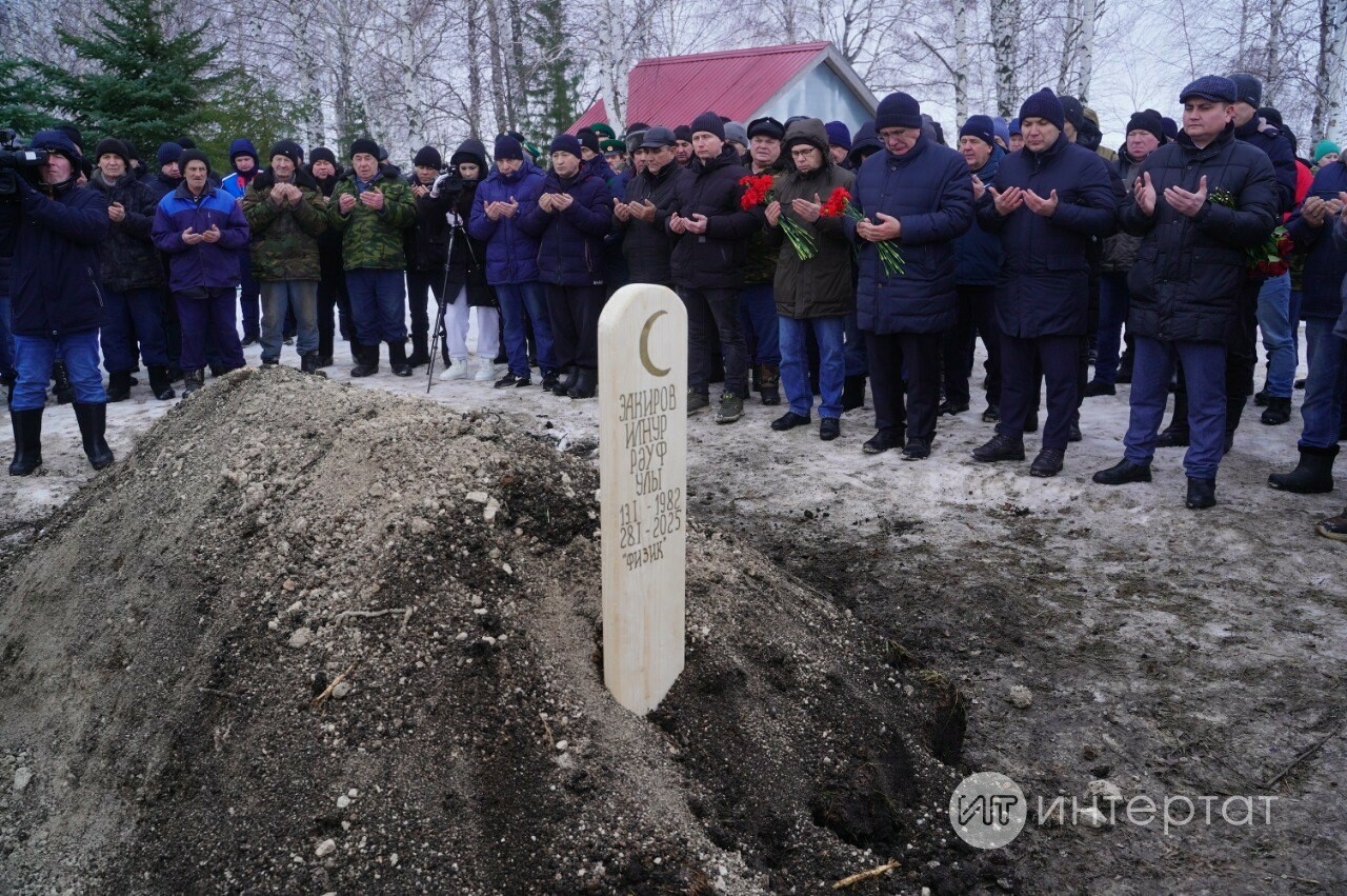 Гөлүсә Закирова: «Җирләргә кеше җыелгач, һавада ике кош кычкыра-кычкыра очып йөрде»