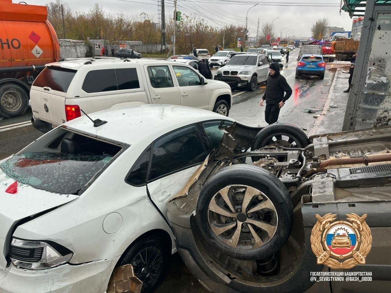 Уфада тормозы ватылган фура 11 машина белән бәрелешкән, 2 кеше үлгән