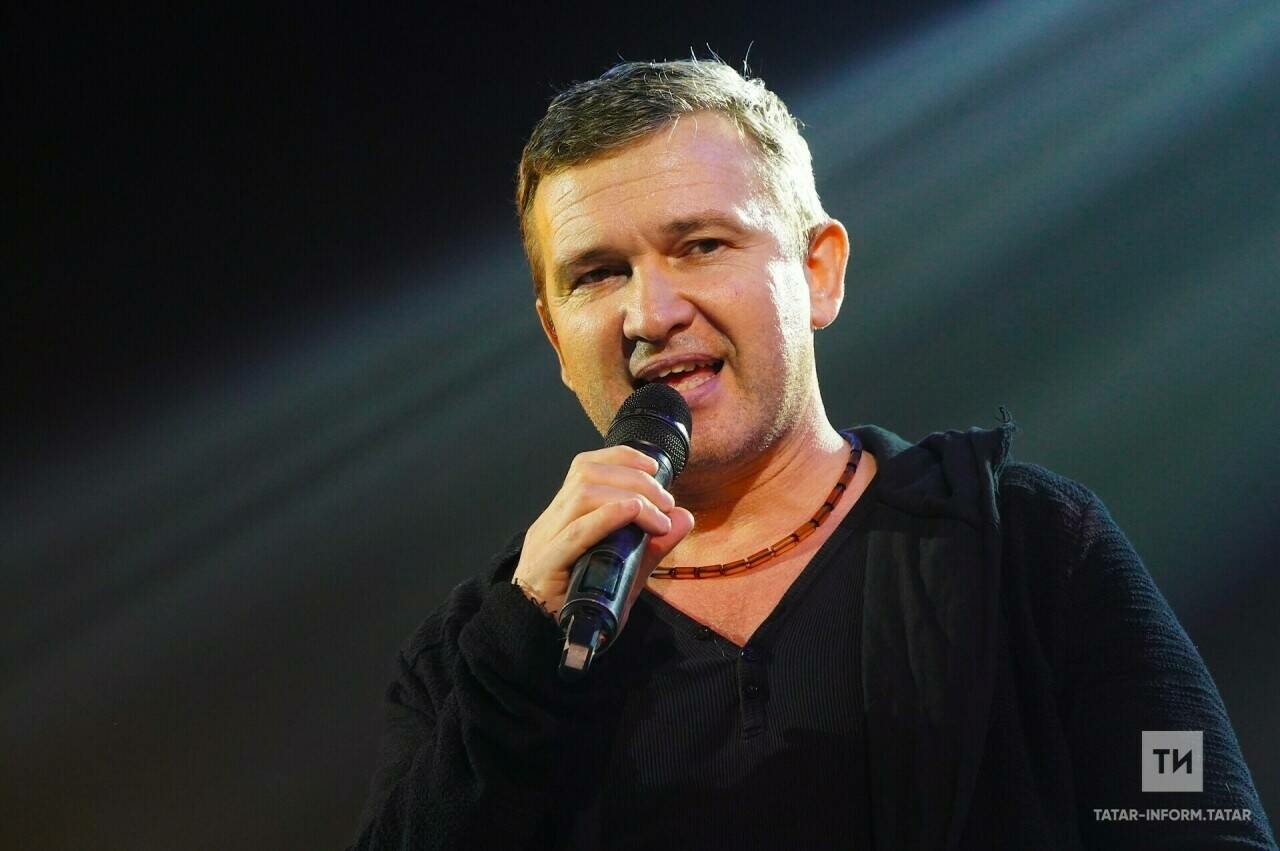 «Айфара» төркеменең солисты Алмаз Шәрифуллин балалары турындагы сорауга җавап бирде