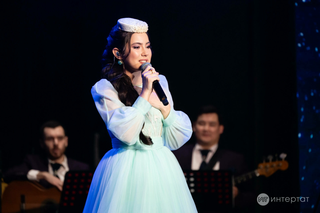 Сәидә Мөхәммәтҗановадан премьера: «Салкында яныңда булырмын»