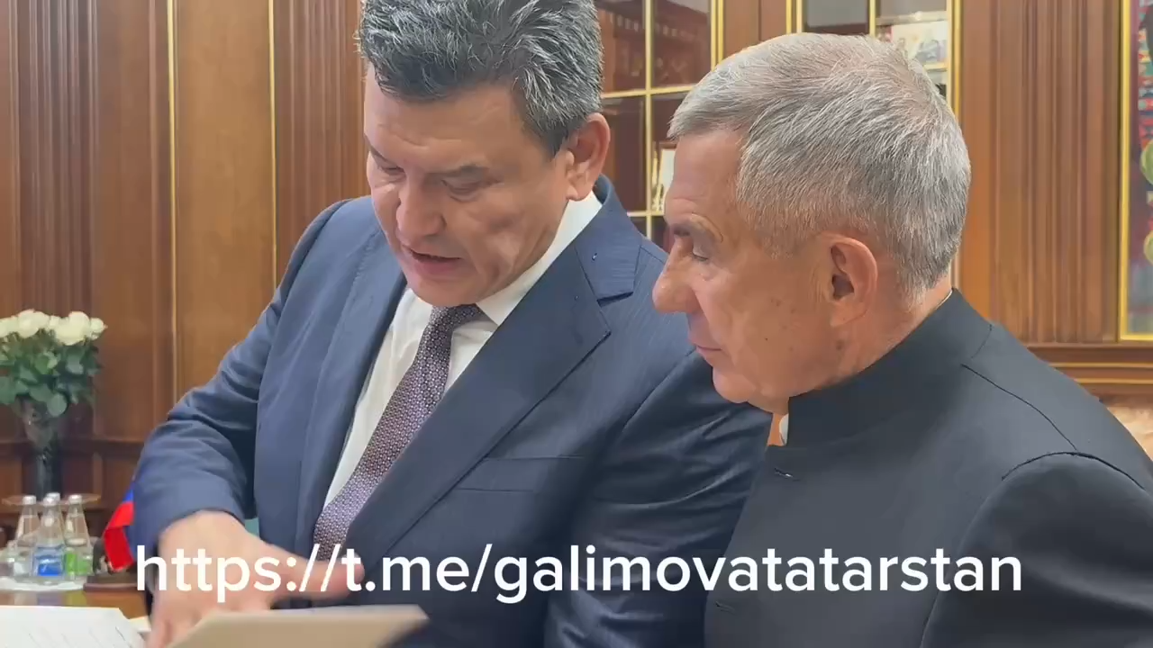 Татарстан Рәисе белән Төньяк Казахстан өлкәсе Акимы туган телләрдә аралаша