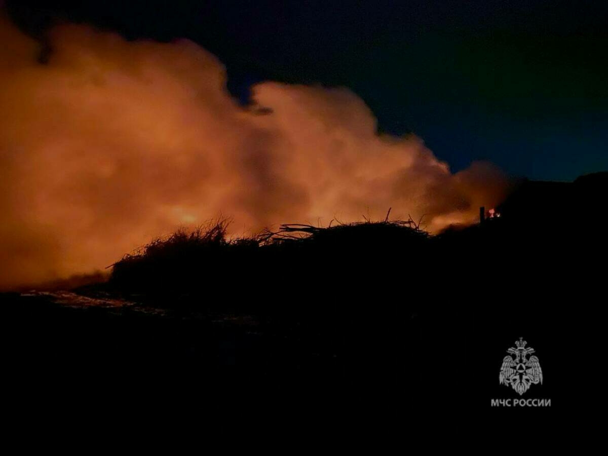 Буа районында авыл янындагы чүплек яна