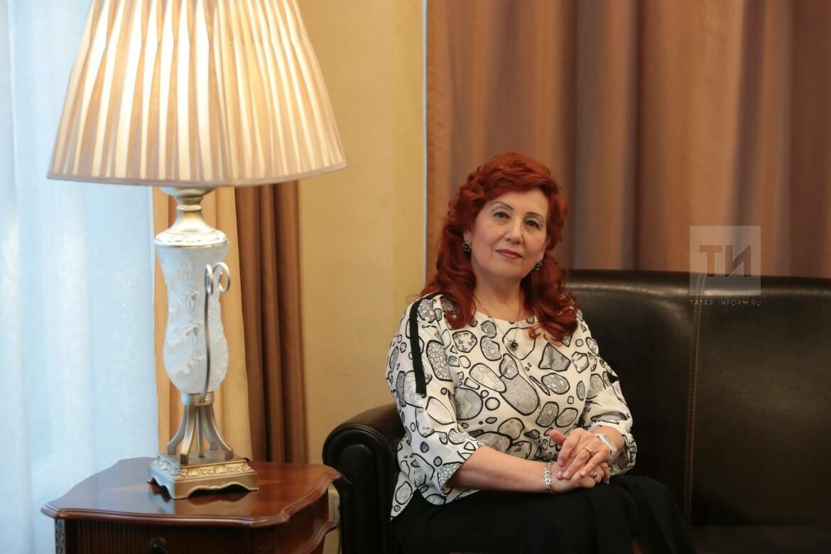 Сания Әхмәтҗанова Камилә Вәлиевага шигырь багышлаган