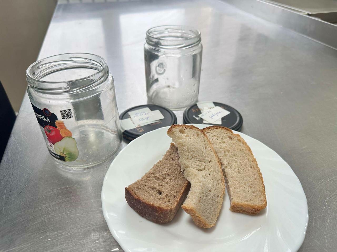 Мәктәп укучыларына ашханәдә личинкалы һәм бөҗәкле ипи биргәннәр