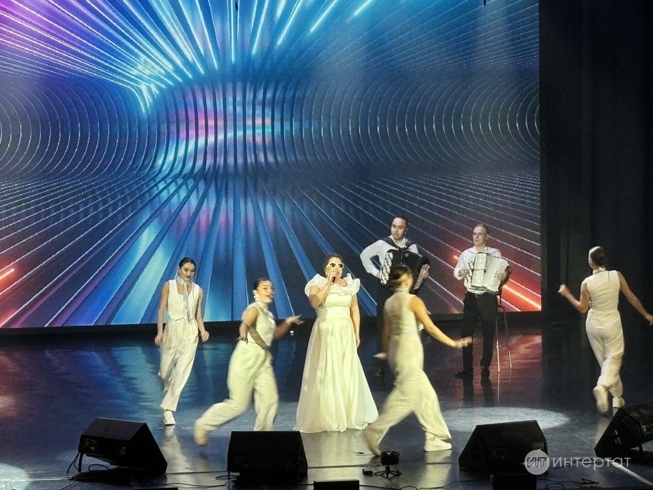 Сукыр җырчы Альбина Абрамова: «Мин сезне күрмәсәм дә, җылыгызны, энергиягезне тоям»