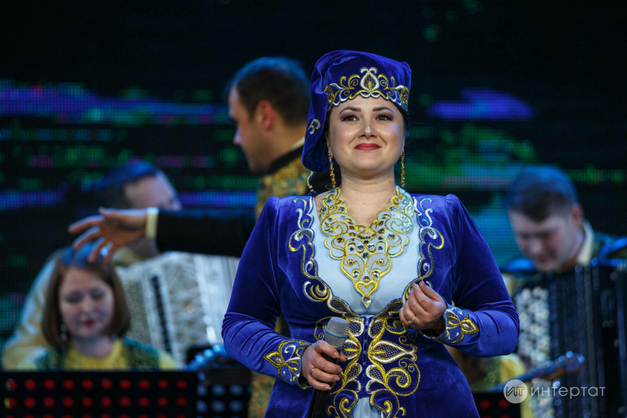 Сиринә Зәйнетдиновадан яңа җыр: «Килми синнән бер дә аерыласым»