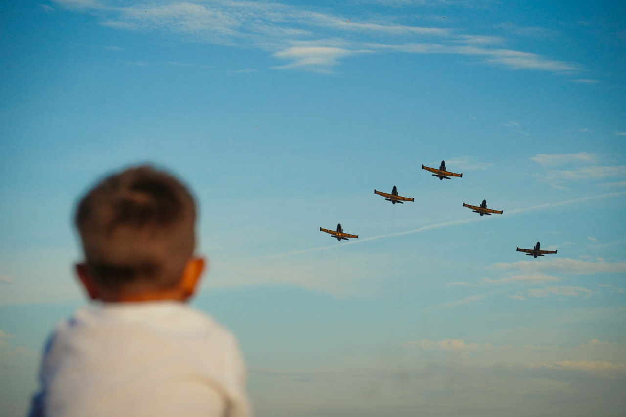 Ата-аналар үз балаларыннан алимент таләп итә аламы: реаль вакыйгалар һәм суд карарлары