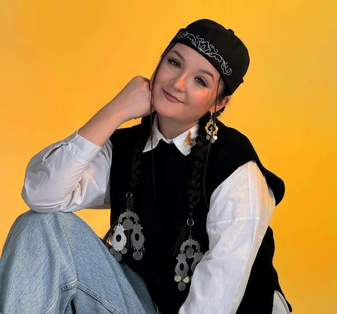 Яшь җырчы һәм стендапер Миләүшә: «Татарлар эче катып көлсен өчен бик нык тырышырга кирәк»