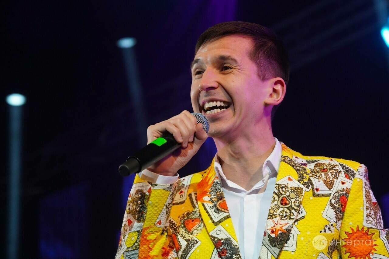 Рифат Зариповтан премьера: «Бер карыймын, җиткән миңа бар да»