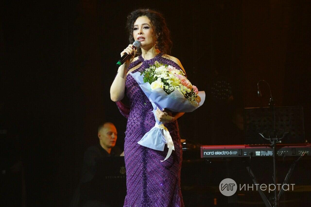 Эльмира Кәлимуллинаның улы шигырь сөйли: «Җанга рәхәтлек бирә»