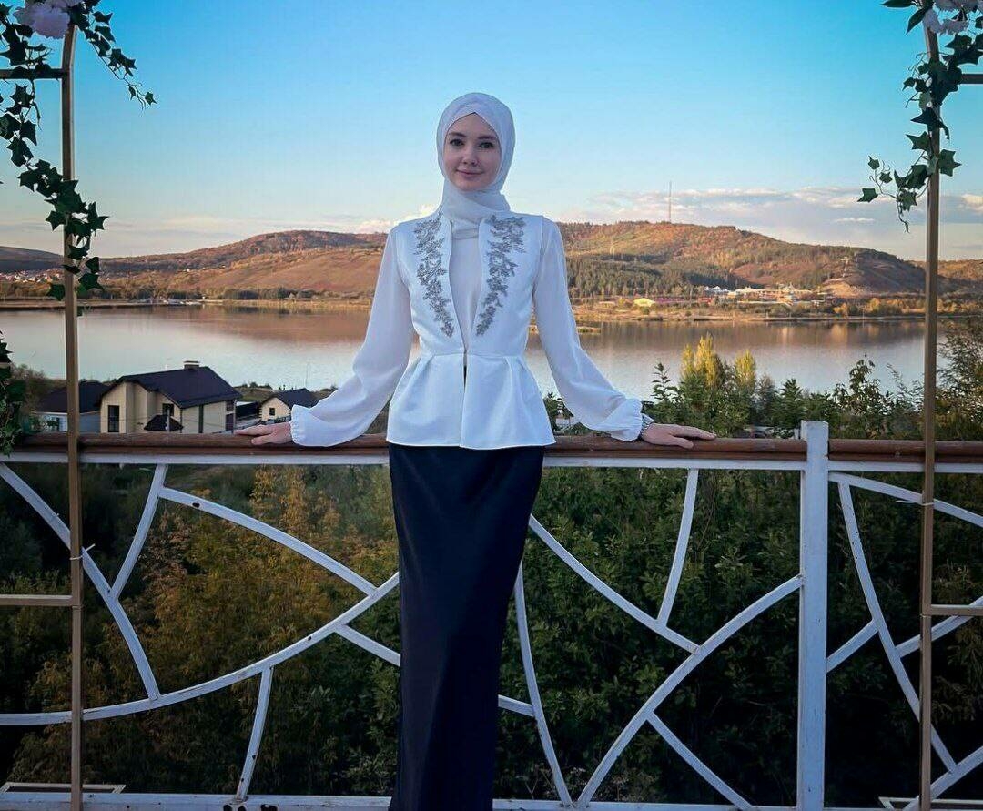 Блогер Рания Минһаҗева әтисен җирләгән вакыттагы үзәккә үтәрлек күренеш турында сөйләде