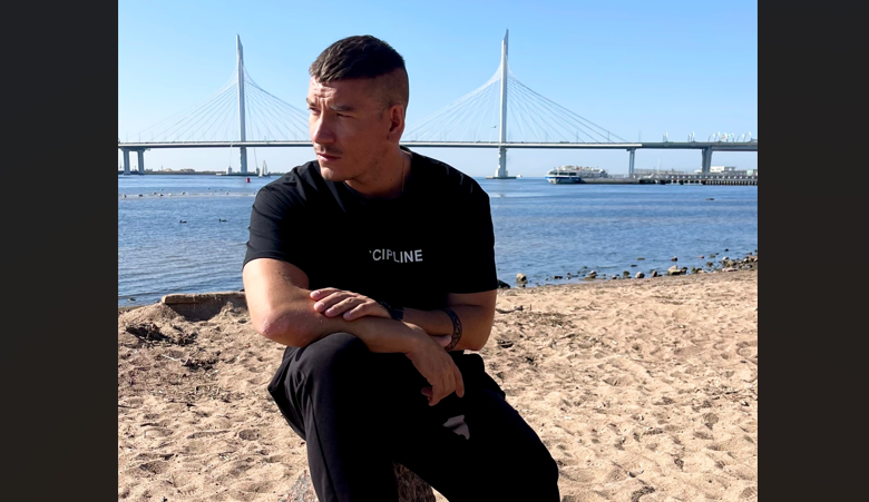 «Зоопаркта кебек утырасың» – Линар Закиров «Давай, поженимся»ның «эчке кухня»сын ача