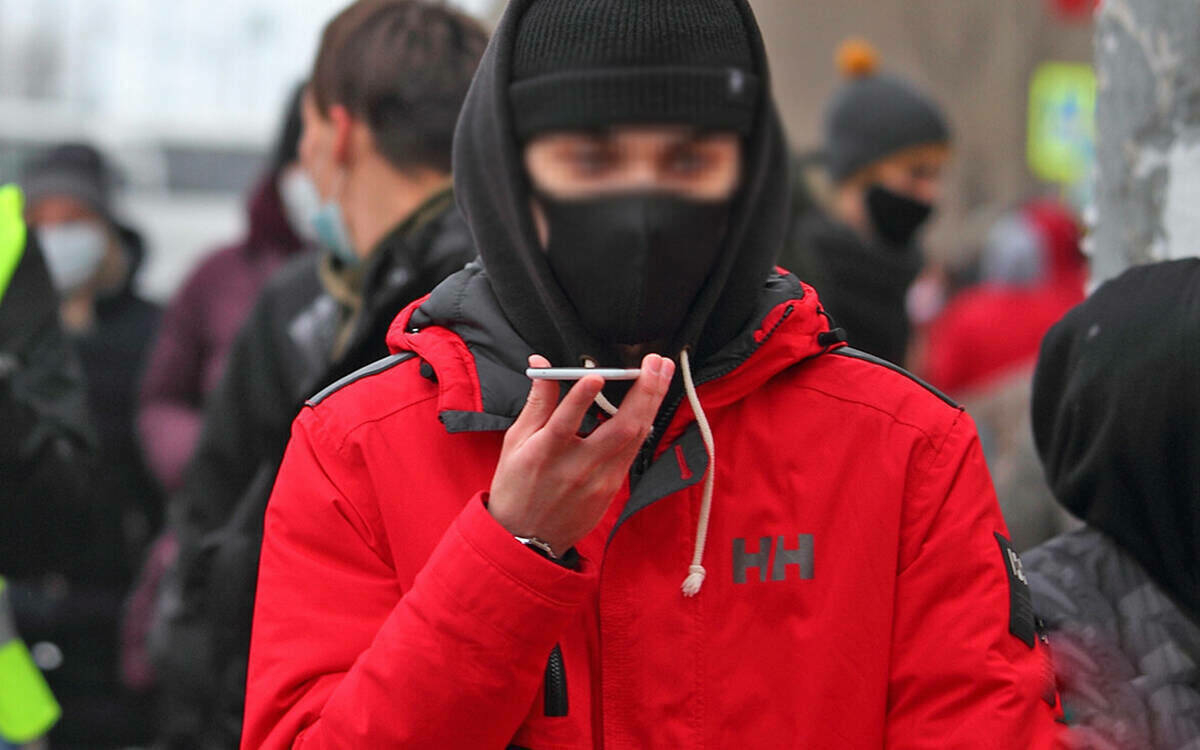 «Таныш булмаган кешеләр белән сөйләшмәгез»: мошенниклар ничек фатирсыз калдыра