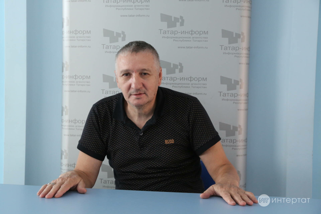 Хәбир Ибраһим «Җәүдәт берлән Зөбәрҗәт» турында: «Имгәнгән егет зомби кебек сөйрәлеп йөри»