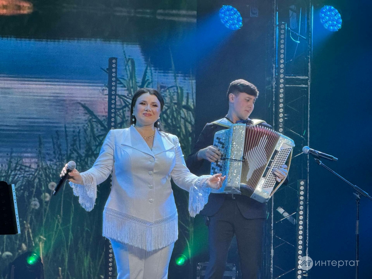 Усал әби, чын мәхәббәт һәм казлар: Сиринә Зәйнетдинова концертыннан репортаж