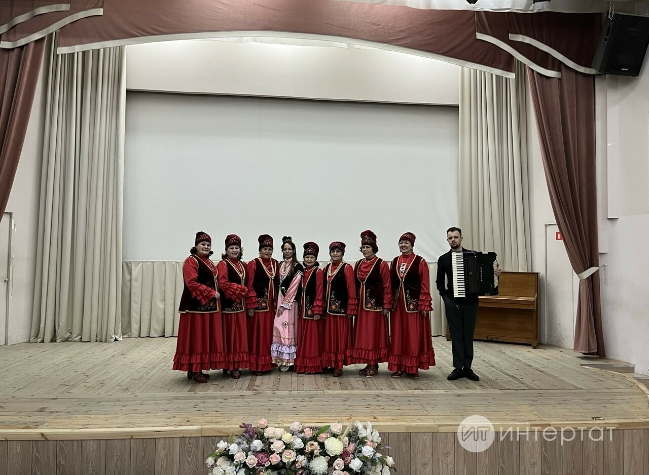 Язмыш Минскида очраштырган татар кызлары: «Кеше көлдерәсе түгел, сокландырып яшик, дибез»