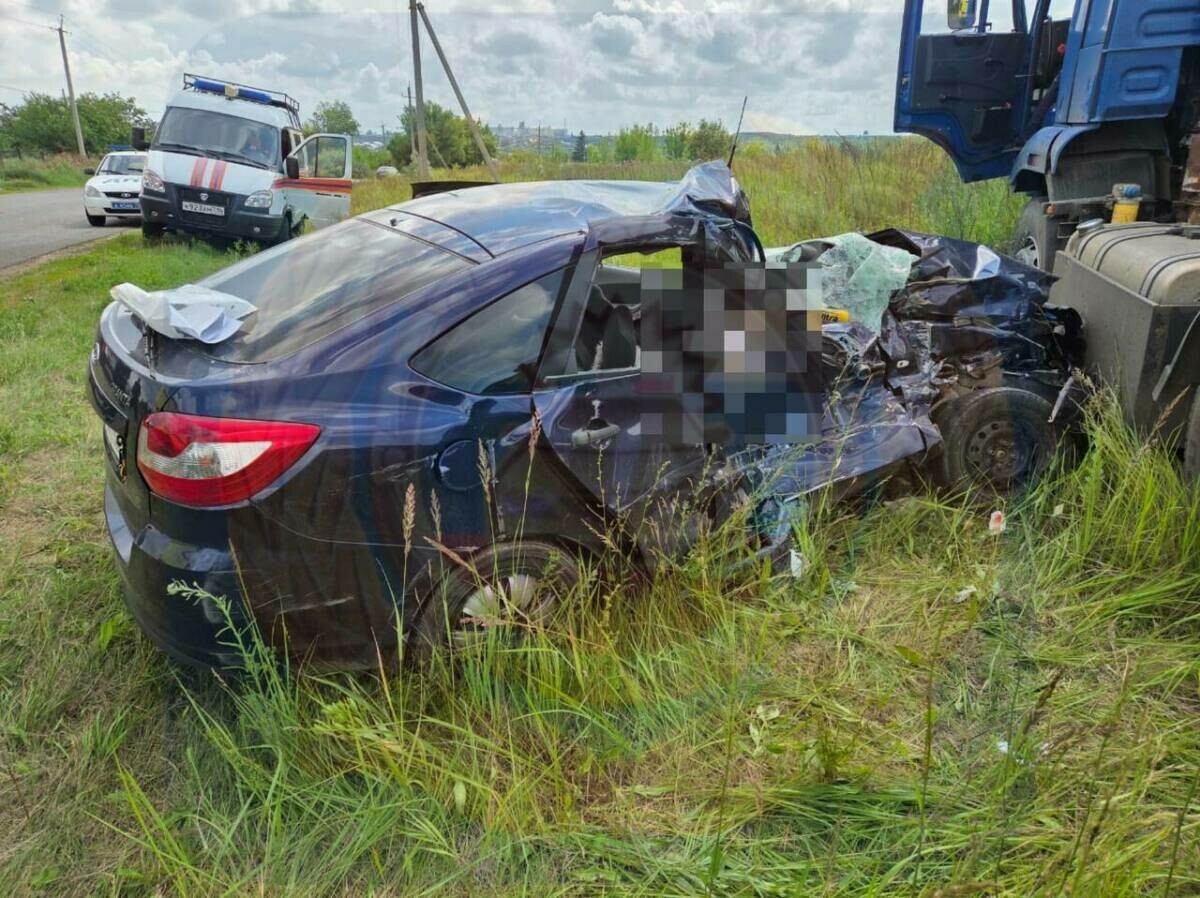 Татарстан юлында каршы як полосага чыккан «Лада» йөртүчесе һәлак