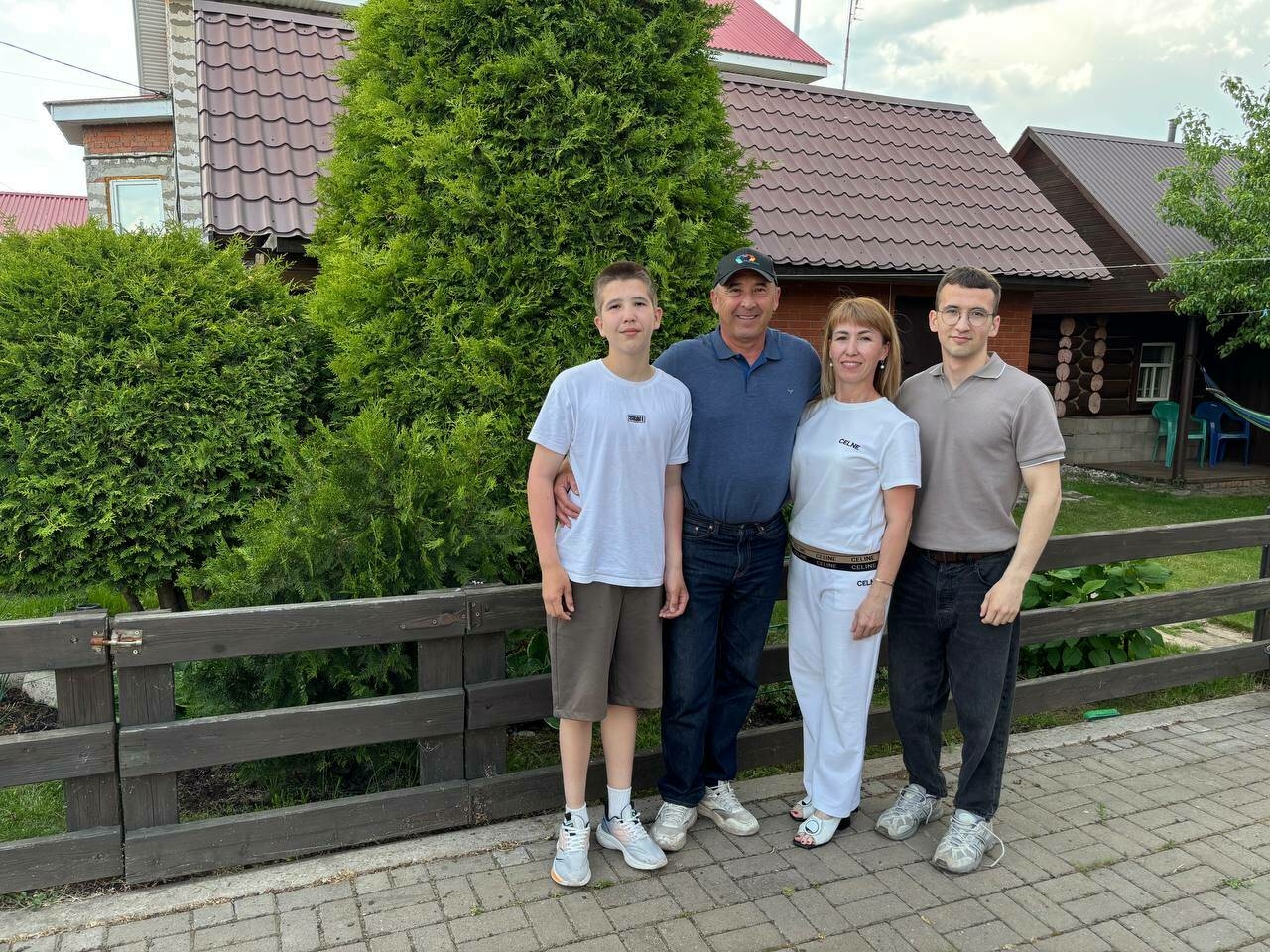 «Безне тәкъдир тоташтырды: яшь аермабыз 15 ел, Ларис минем укытучым иде»