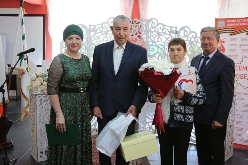 Самарадан Ринат һәм Гөлчирә Нуриевлар гаиләсе: «60 көн генә түгел, 60 ел үткән бит!»