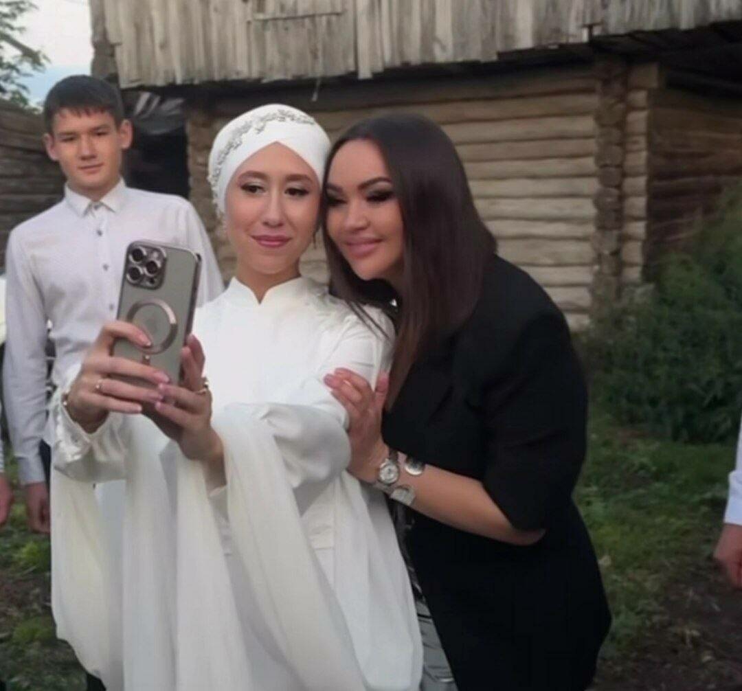 «Нәсел «конкретный» безнең – Иркә туганының никахын үткәргән