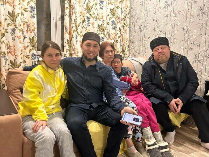 Ике авыру бала әнисе Рәсимә Гыйләҗева: «Без көне-төне Аллаһы Тәгалә белән «сөйләшәбез»