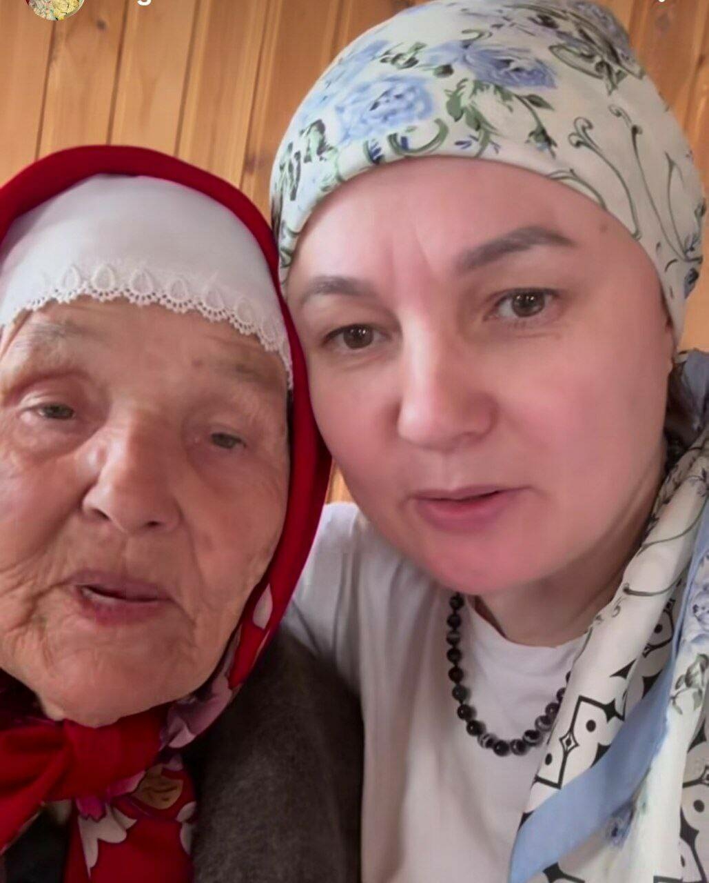 «Хушлашыр өчен көннәр биргәненә Аллаһыма рәхмәт» – Блогер Фагыйлә Шакированың әнисе вафат