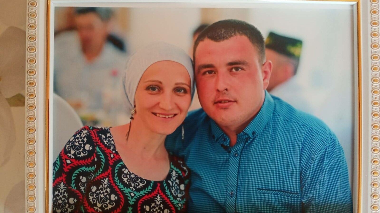 «Әниегез нәрсә эшләгәнегезне күктән карап тора»: Өч нәни бала әнисе кинәт вафат